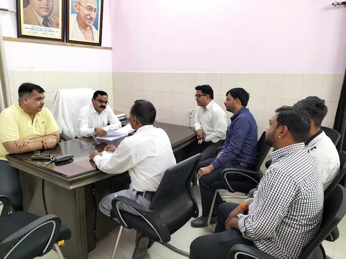 अवकाश के दिन कविनगर जोन में साढ़े पांच लाख की कर वसूली